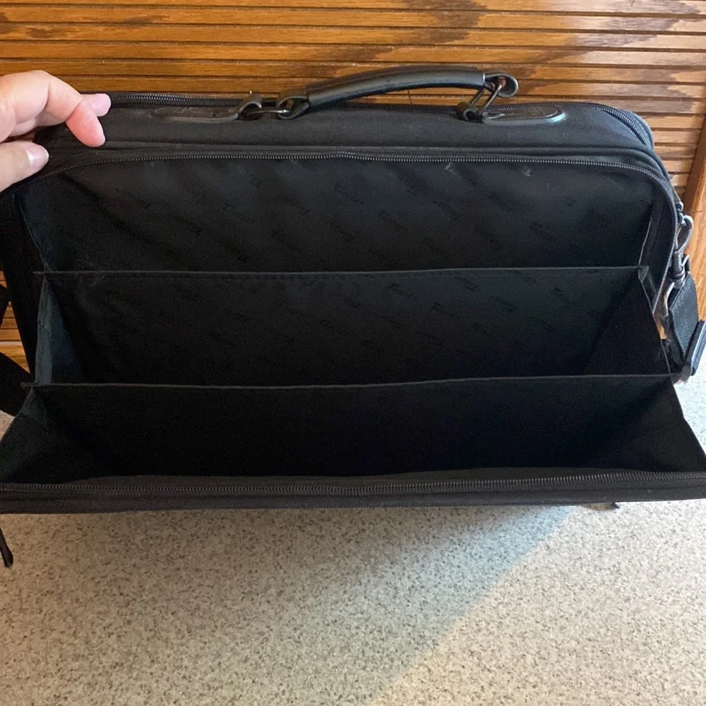 Targus Black Canvas Laptop Messenger Bag